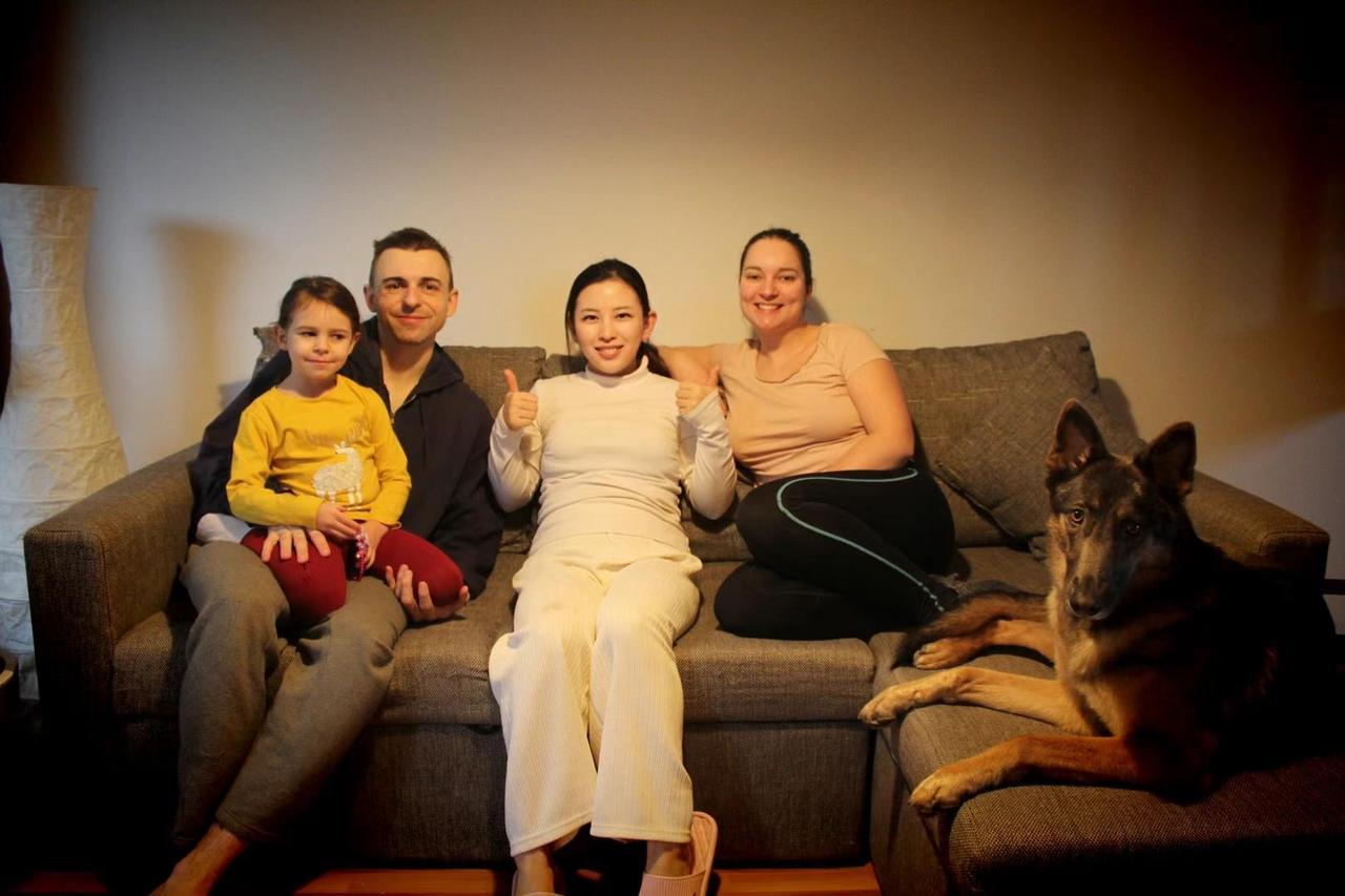 Eve with her French host family